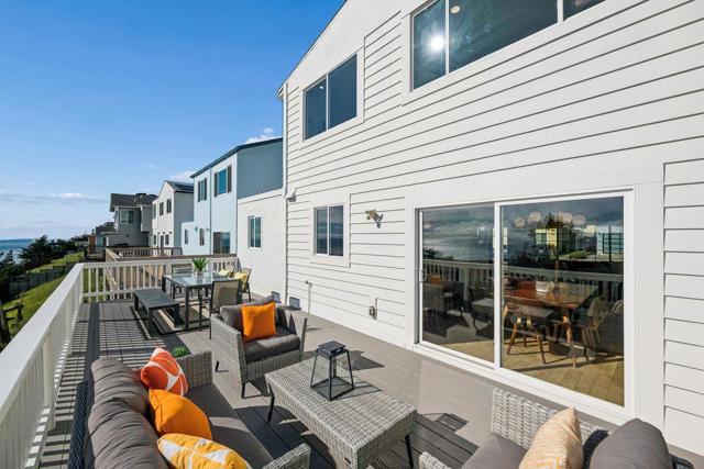 170 Beachview Avenue, Pacifica CA: https://media.crmls.org/mediaz/4c7b5de1-44e6-4c68-a694-a0b2477919ad.jpg