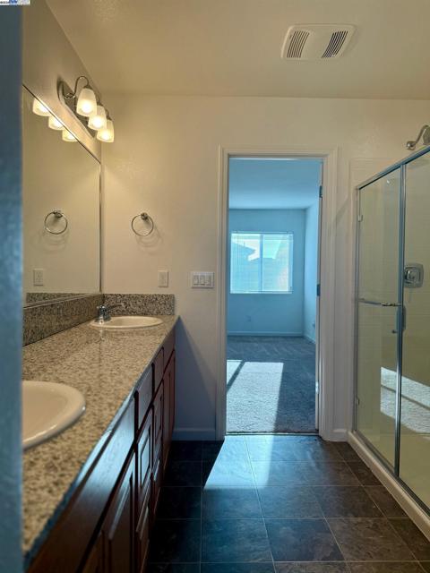 105 Harp Ct, Merced CA: https://media.crmls.org/mediaz/4c7b81e0-5308-4f3b-b111-af8217e4d1a1.jpg