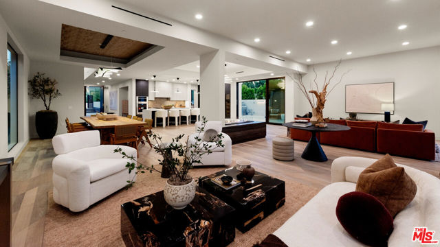 505 Barrington Avenue, Los Angeles, CA 90049
