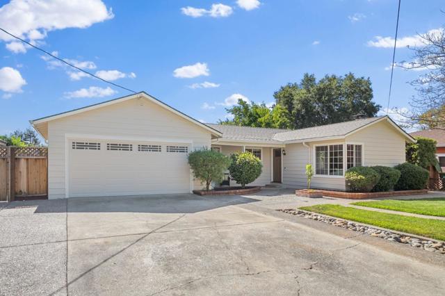 955 Norin Court, Campbell CA: https://media.crmls.org/mediaz/4c7bc36a-3e54-4b43-9279-cb3920dac008.jpg