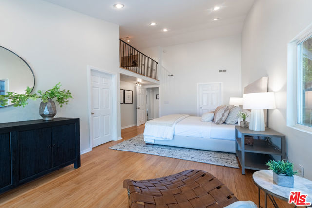 8919 Moorcroft Avenue, West Hills CA: https://media.crmls.org/mediaz/4c7be974-e403-4480-b1a5-4607bc3a717f.jpg
