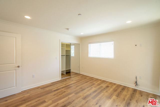 1529 S BEVERLY Drive, Los Angeles CA: https://media.crmls.org/mediaz/4c7d2833-8384-4fbe-8830-19df759dae33.jpg