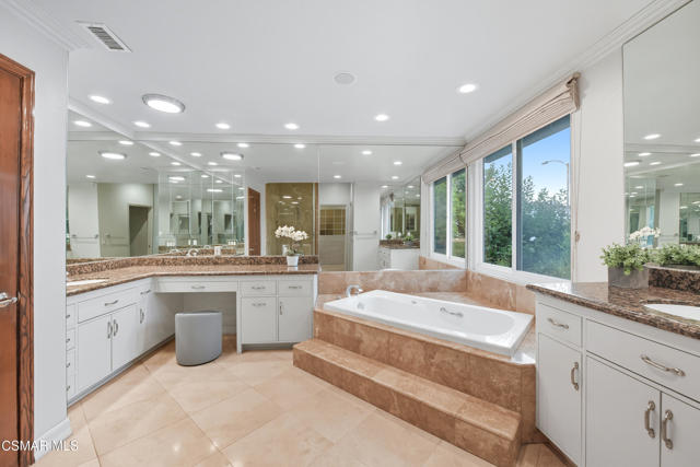 5816 Middle Crest Drive, Agoura Hills CA: https://media.crmls.org/mediaz/4c7df154-5dc1-4208-ad1a-13ceb3f5e07f.jpg