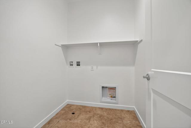 139 Farmhouse Drive, Simi Valley CA: https://media.crmls.org/mediaz/4c7df7eb-a1d0-4b53-9547-2ffba4f938f9.jpg