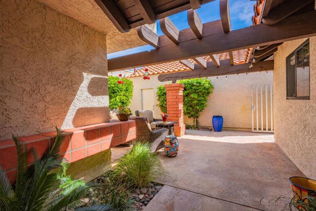 2345 S Cherokee Way, Palm Springs CA: https://media.crmls.org/mediaz/4c7e261c-a9f8-41fe-885b-9da6191ab6c7.jpg