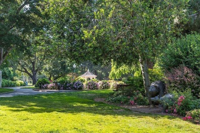 10 9th Avenue, San Mateo CA: https://media.crmls.org/mediaz/4c7ebbd9-4084-480d-9119-dac978034a76.jpg