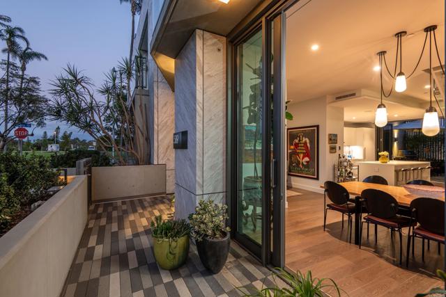 Detail Gallery Image 3 of 37 For 589 Palm St, San Diego,  CA 92103 - 2 Beds | 2/1 Baths