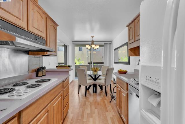 Image 9 of 22 For 398 Adams St  204