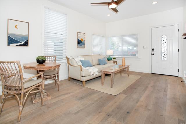 Detail Gallery Image 4 of 21 For 1295 Essex St, San Diego,  CA 92103 - 2 Beds | 1 Baths