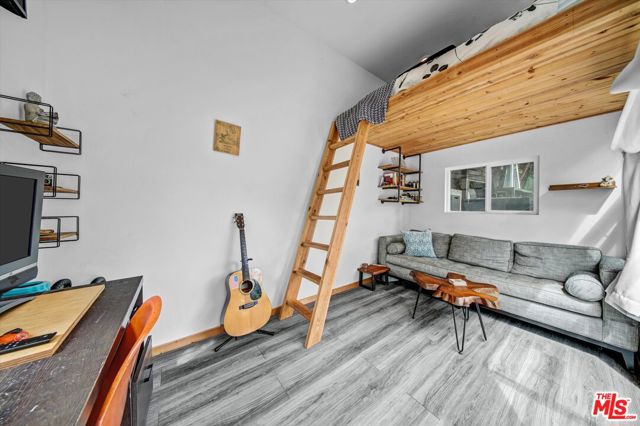 1421 Fernwood Pacific Drive photo 29