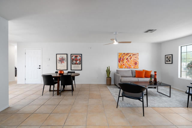 1843 N Whitewater Club Drive, Palm Springs CA: https://media.crmls.org/mediaz/4c7fe5b0-0610-4fb4-a18b-7c835e57f7f6.jpg