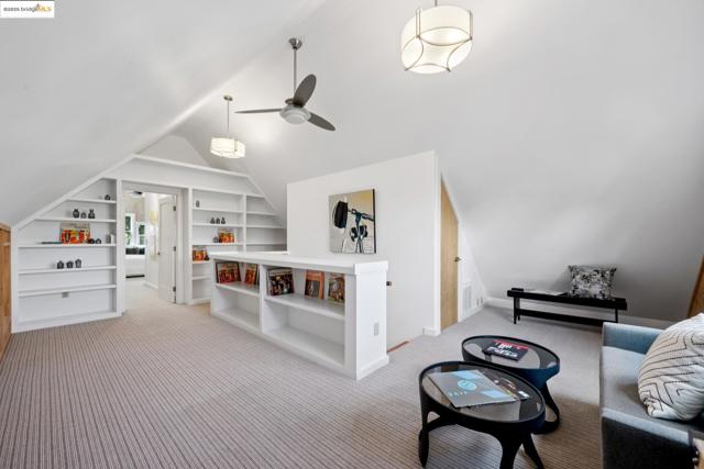 1193 64Th St, Oakland CA: https://media.crmls.org/mediaz/4c81caae-447a-4f52-b705-c631d8168cfa.jpg