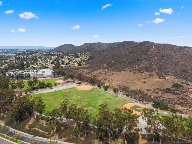 13034 Wimberly Sq, San Diego CA: https://media.crmls.org/mediaz/4c81d18a-7d27-4931-9ce3-b43a832542cd.jpg
