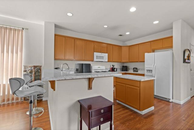10628 Hidden Grove Circle, Stockton CA: https://media.crmls.org/mediaz/4c820637-38af-495a-bed6-263d8ba39324.jpg
