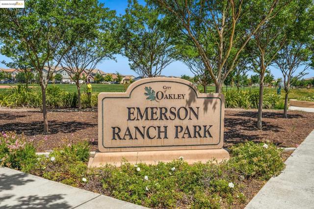 112 Willowrun Way, Oakley CA: https://media.crmls.org/mediaz/4c823332-684e-43c0-bbb0-86935b66909b.jpg