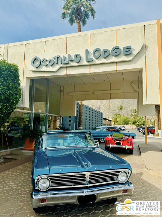 1111 E Palm Canyon Drive, Palm Springs CA: https://media.crmls.org/mediaz/4c82658b-fe34-410b-8032-f2b0e3bd5a7e.jpg