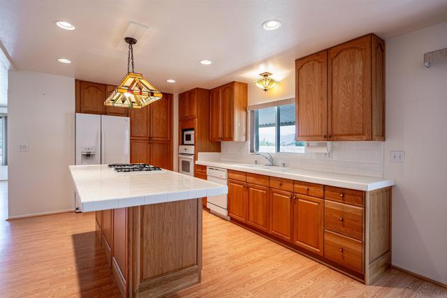 Detail Gallery Image 16 of 49 For 4650 Dulin #119,  Fallbrook,  CA 92028 - 2 Beds | 2 Baths