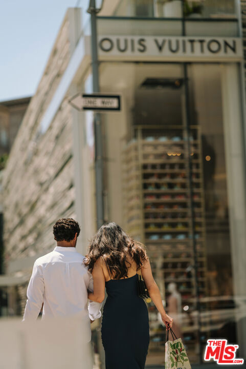 https://media.crmls.org/mediaz/4c84a015-6bf3-4ab5-9ff4-a175d2b74b32.jpg?preset=X-Large
