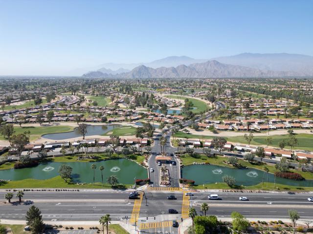 40553 Pebble Beach Circle, Palm Desert CA: https://media.crmls.org/mediaz/4c851b45-969a-46e9-bd3c-f0046daa4010.jpg