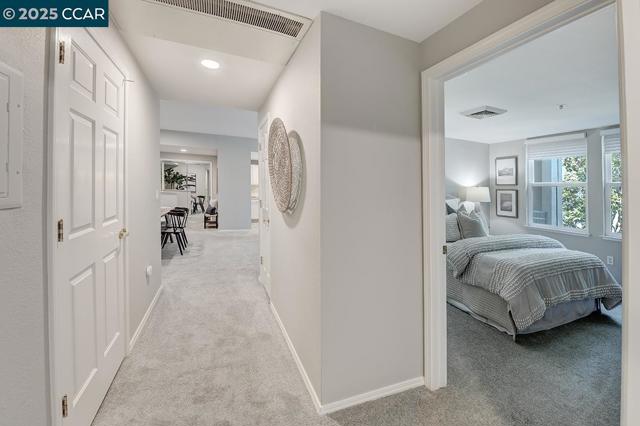 1840 Tice Creek Dr, Walnut Creek CA: https://media.crmls.org/mediaz/4c853bdf-6970-4965-9f4a-996e77181d83.jpg