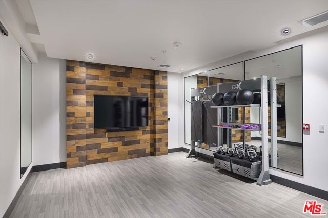 1331 N Cahuenga Boulevard, Los Angeles CA: https://media.crmls.org/mediaz/4c86d19b-904c-4a8c-9f01-1df40c1f4b9f.jpg