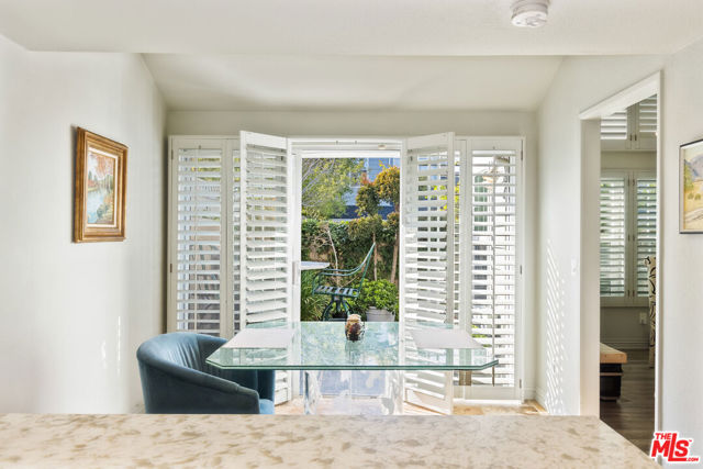 13082 Mindanao Way, Marina del Rey CA: https://media.crmls.org/mediaz/4c86e85f-c762-4eb1-abd8-57afe6d2ce50.jpg