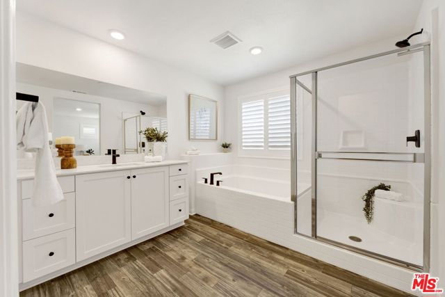 17028 Zion, Santa Clarita CA: https://media.crmls.org/mediaz/4c86fc51-8101-4de9-a683-3299f838ac76.jpg