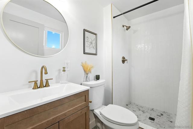 9058 Inverness Rd, Santee CA: https://media.crmls.org/mediaz/4c870e1f-3763-4cb9-8427-88b7d27c1ee6.jpg