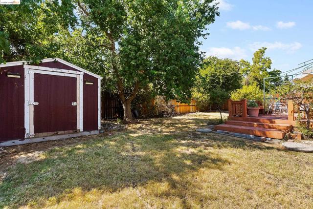 Image 33 of 39 For 8038 Torrente Way