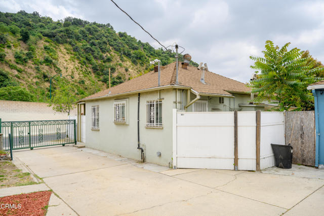 5621 Carlota Boulevard, Los Angeles CA: https://media.crmls.org/mediaz/4c8855b6-2047-4f62-9b9c-b620484a1fce.jpg