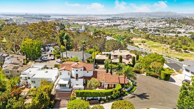 4435 Conde Pl, San Diego CA: https://media.crmls.org/mediaz/4c8881ce-5e44-4bea-848c-819ef838f835.jpg