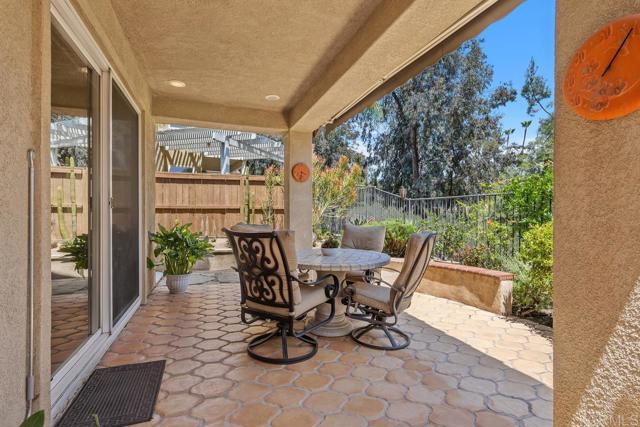 31135 Gleneagles Drive, Temecula CA: https://media.crmls.org/mediaz/4c88a031-d674-4385-b106-26a11742706a.jpg