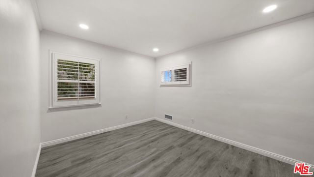 6311 La Tijera Boulevard, Los Angeles CA: https://media.crmls.org/mediaz/4c89034b-fa08-4bbb-9dc0-7dc1116326e3.jpg
