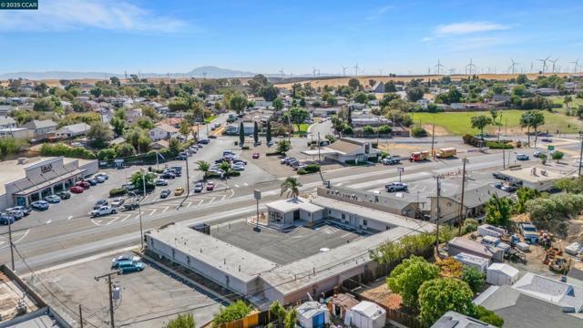 640 State Highway 12, Rio Vista CA: https://media.crmls.org/mediaz/4c89f76a-b3dc-4f9a-acd4-f69ea0420520.jpg