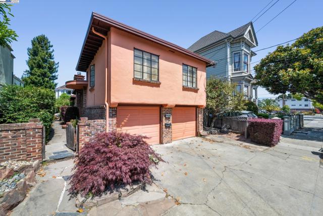 1421 Chestnut St, Alameda CA: https://media.crmls.org/mediaz/4c8b0c8f-a0fb-42eb-9a9e-6487df3b16b8.jpg