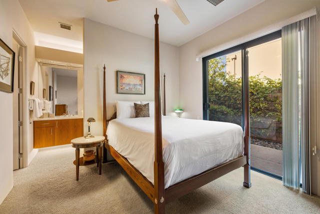 12 Boulder Lane, Rancho Mirage CA: https://media.crmls.org/mediaz/4c8bbdae-58dc-4e5d-8937-e3b8e0ffb623.jpg