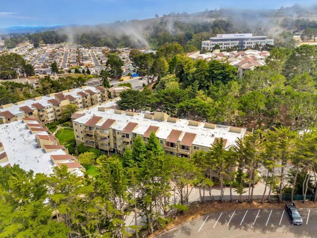 377 Mandarin Drive, Daly City CA: https://media.crmls.org/mediaz/4c8be64c-46cd-49c6-aa8b-4951bce4e20d.jpg