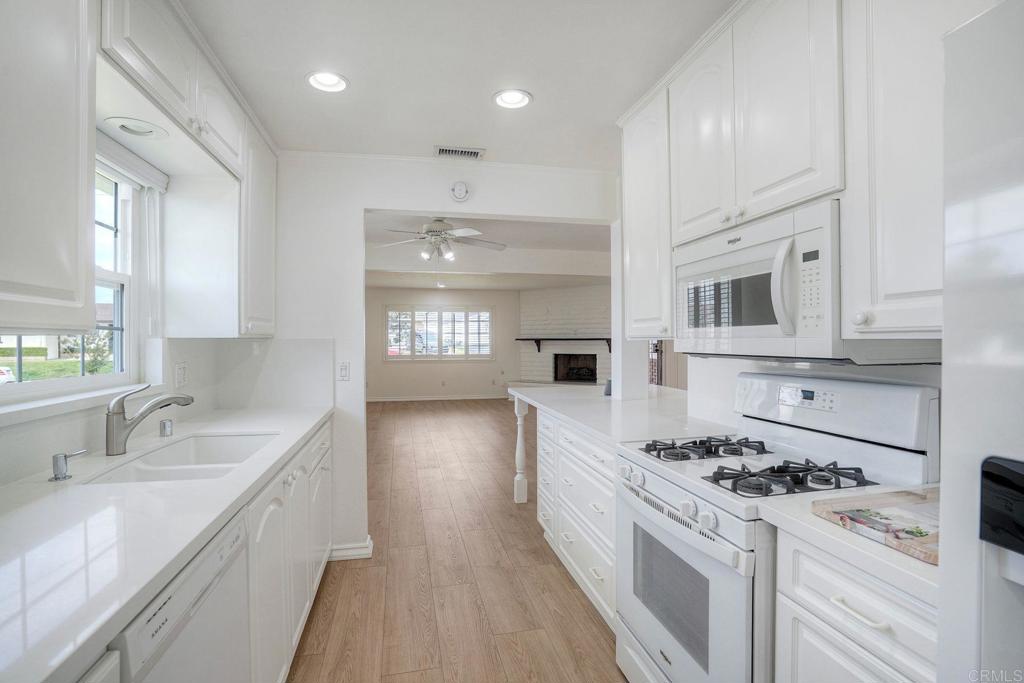 2511 Meadow Lark Dr. - photo 8