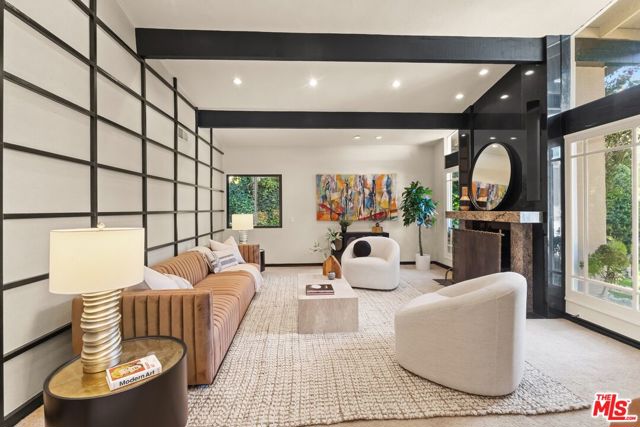 4040 Coldstream Terrace, Tarzana CA: https://media.crmls.org/mediaz/4c8daca8-0107-45e0-92c5-a4b1b8f7f25c.jpg