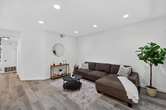 482 Shadowgraph Drive, San Jose CA: https://media.crmls.org/mediaz/4c8ddcee-48ad-4e57-a609-c69901b2c6e1.jpg