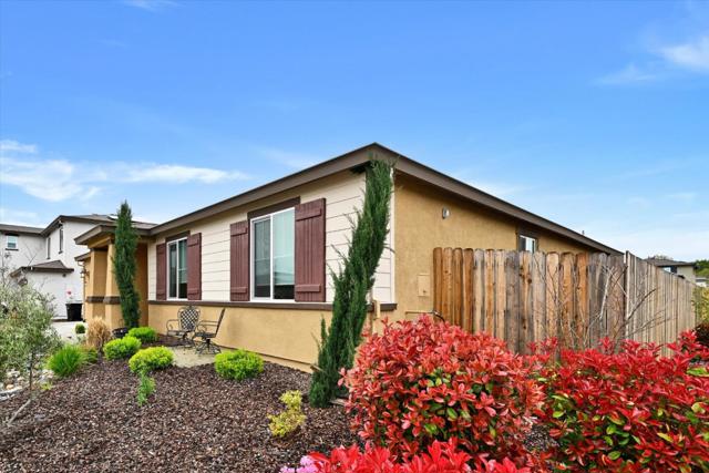 701 Pahl Court, Lincoln CA: https://media.crmls.org/mediaz/4c8e58ac-590a-4287-a46d-5eb14a6e2f71.jpg