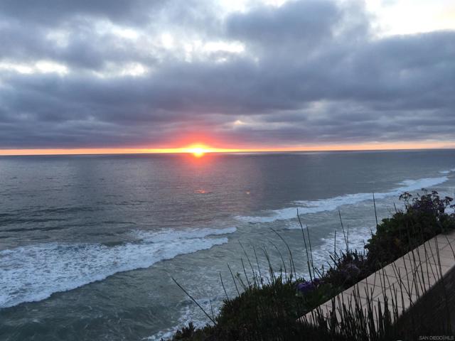 194 Neptune Ave, Encinitas CA: https://media.crmls.org/mediaz/4c8f50b0-7096-4725-8491-0bc2154403cd.jpg
