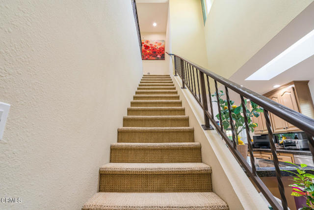5114 Marlin Way, Oxnard CA: https://media.crmls.org/mediaz/4c8faefb-650f-45cb-8d90-926df70aaad7.jpg