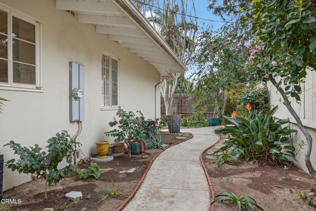 281 Glen Ellen Drive, Ventura CA: https://media.crmls.org/mediaz/4c8ff89b-5a9b-435e-932e-1519a58d5165.jpg