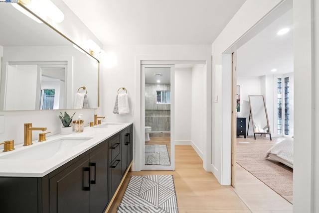 201 Amherst Ave, Kensington CA: https://media.crmls.org/mediaz/4c905f27-7aa2-49e5-af7f-4d605f9e3614.jpg