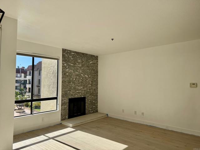 Detail Gallery Image 2 of 4 For 5845 Friars Rd #1316,  San Diego,  CA 92110 - 3 Beds | 2 Baths