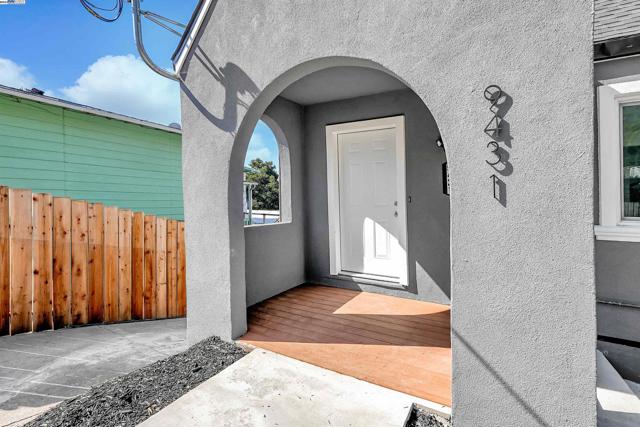 9431 Thermal St, Oakland, California 94605, 6 Bedrooms Bedrooms, ,3 BathroomsBathrooms,Single Family Residence,For Sale,Thermal St,41074543