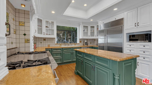 1242 Angelo Drive photo 14