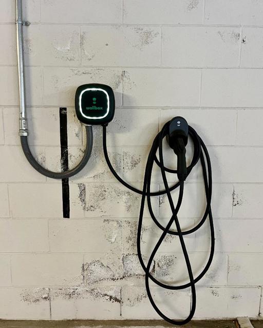 525 Almer Road, Burlingame CA: https://media.crmls.org/mediaz/4c948798-1fb7-4f78-bbf8-e855ba70e976.jpg