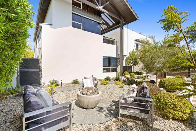 5259 Pacifica Dr, San Diego CA: https://media.crmls.org/mediaz/4c94e6d1-2da0-4b02-aaae-5a2bd5be6552.jpg